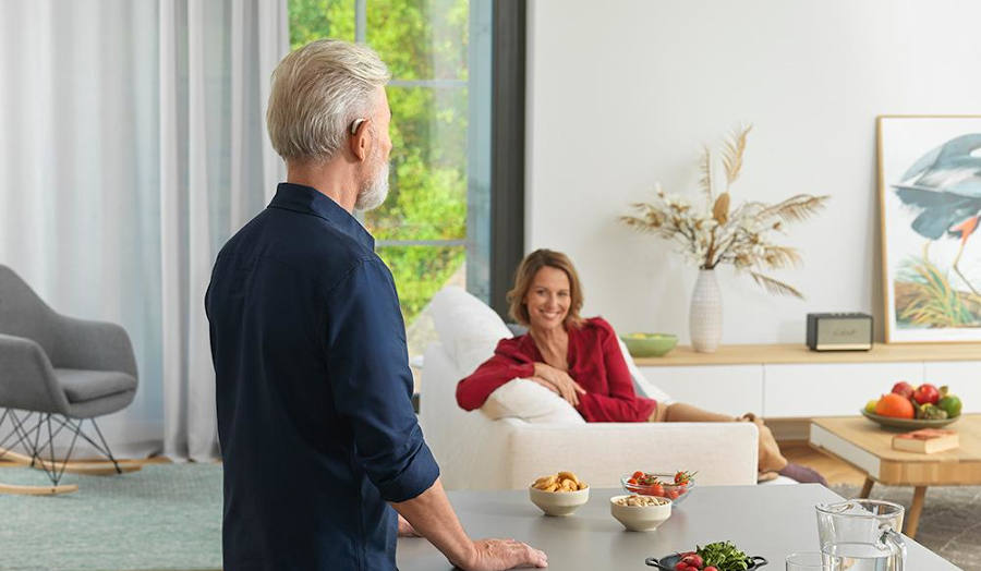 Matrimonio con audífonos