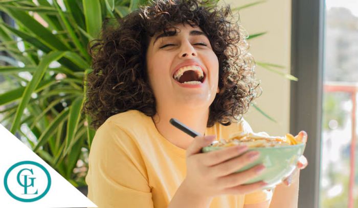 Mujer comiendo