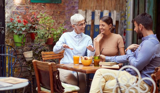 Personas disfrutando